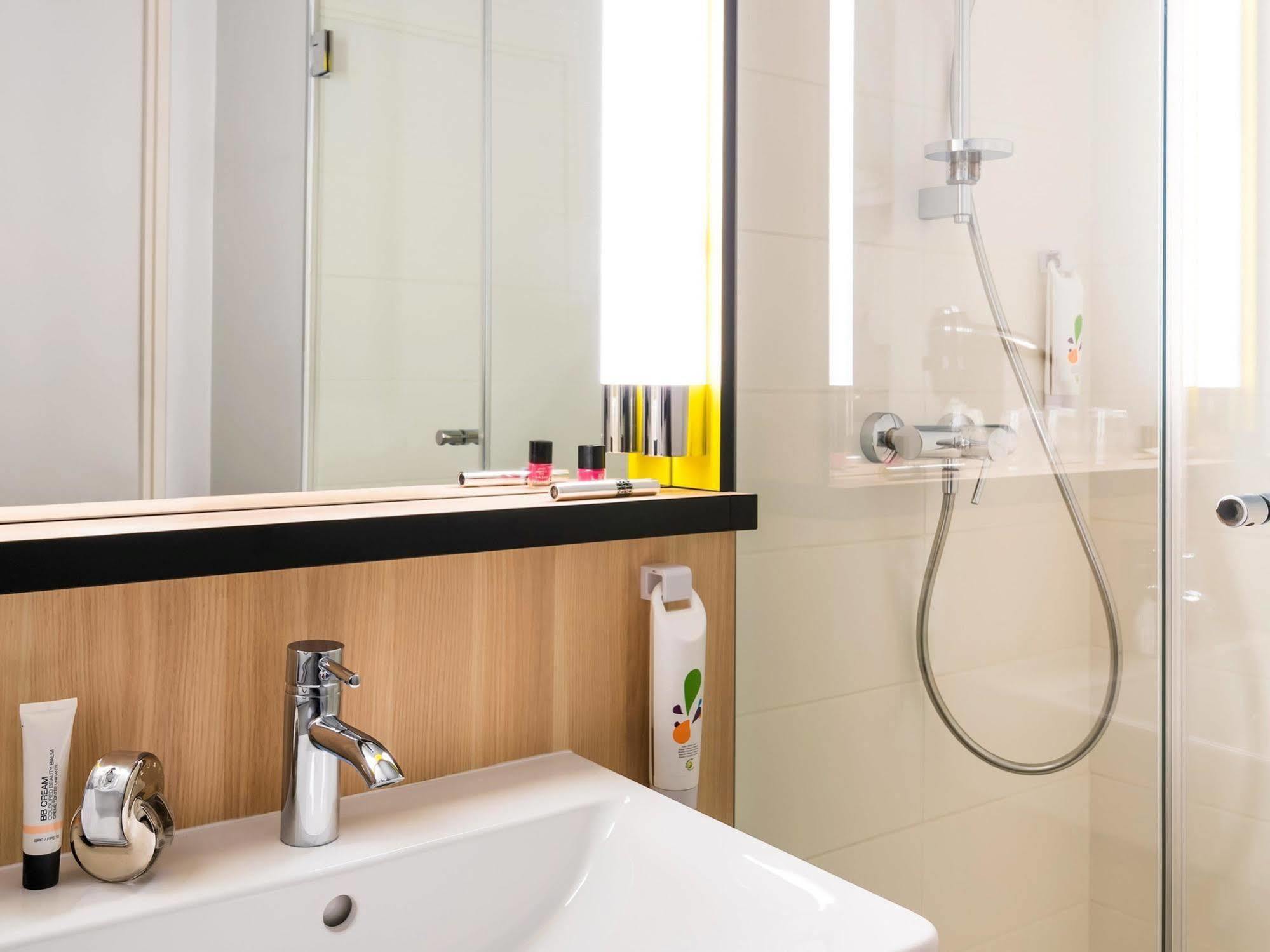 Ibis Styles Guyancourt Versailles Exteriér fotografie