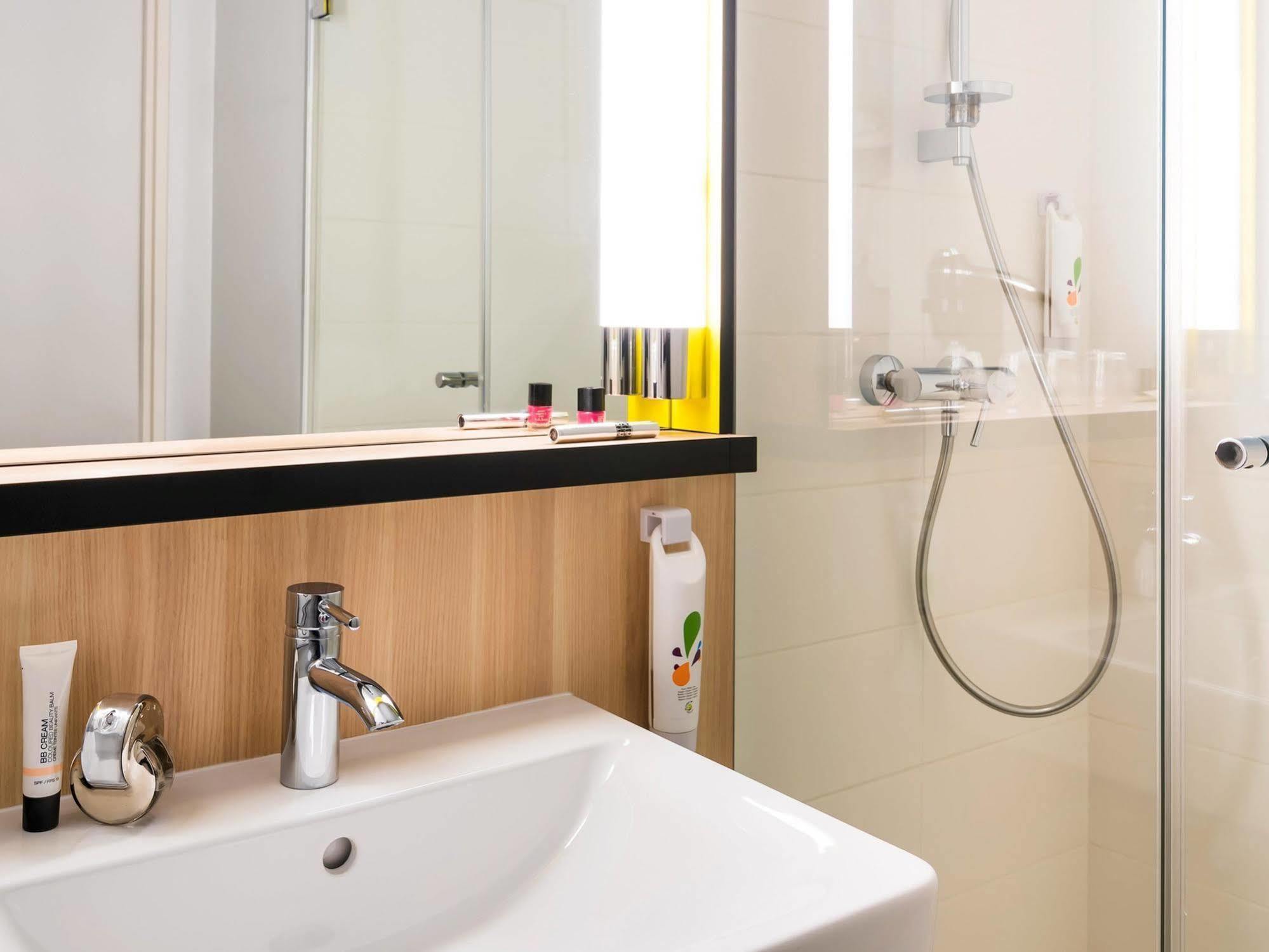 Ibis Styles Guyancourt Versailles Exteriér fotografie