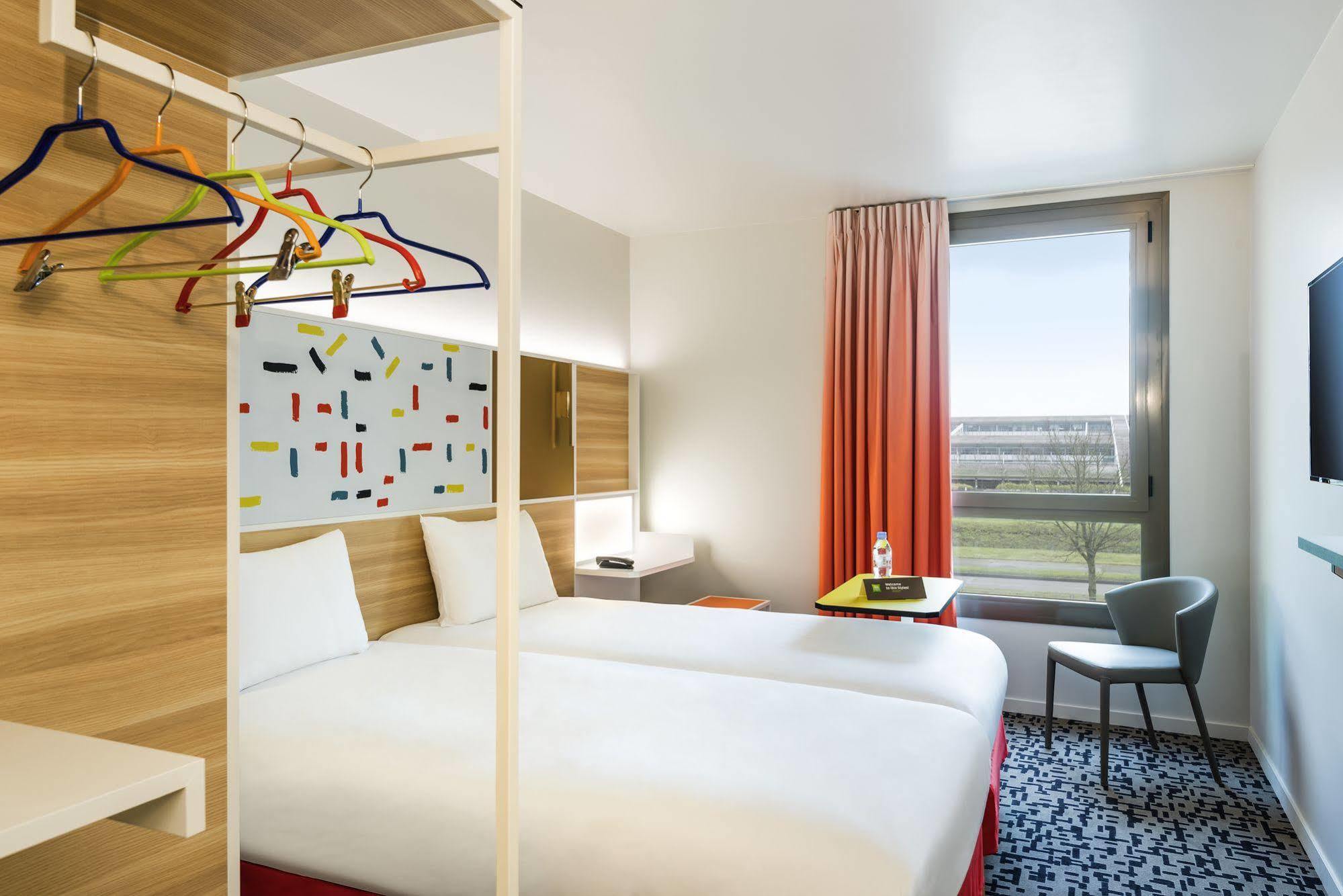 Ibis Styles Guyancourt Versailles Exteriér fotografie