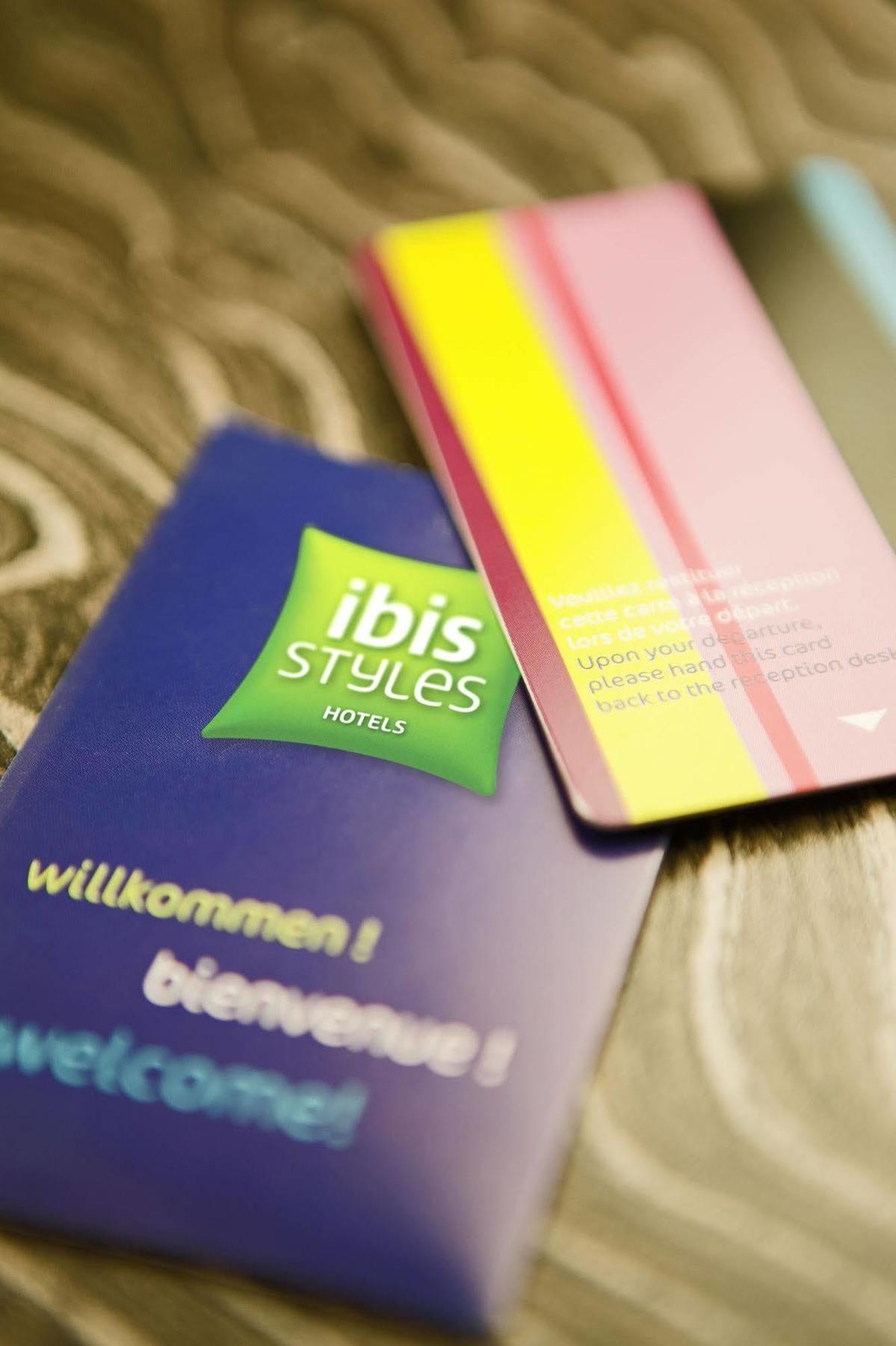 Ibis Styles Guyancourt Versailles Exteriér fotografie